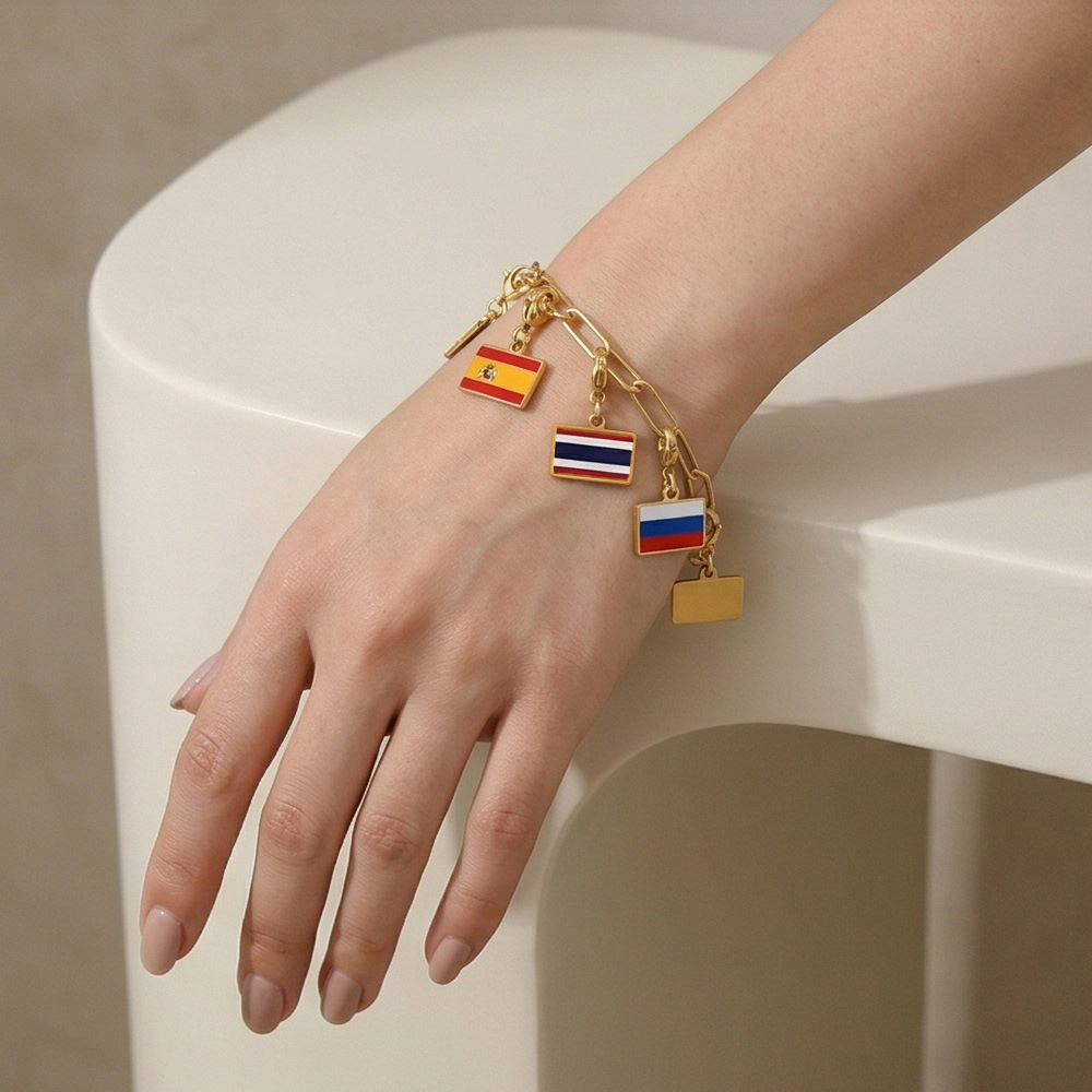 DIY handmade gift decoration accessories, including national flag pendant, lobster clasp pendant, paperclip bracelet, and necklace.