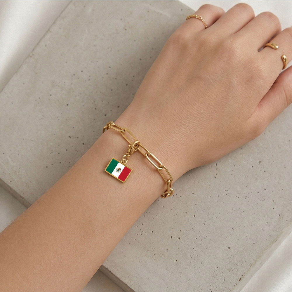 DIY handmade gift decoration accessories, including national flag pendant, lobster clasp pendant, paperclip bracelet, and necklace.