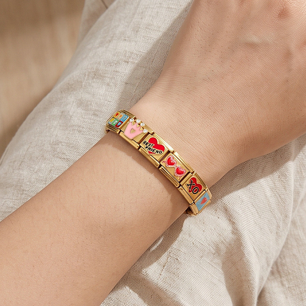 Gold-based colorful heart-shaped stainless steel Italian modular bracelet, DIY, simple and versatile bracelet accessory.