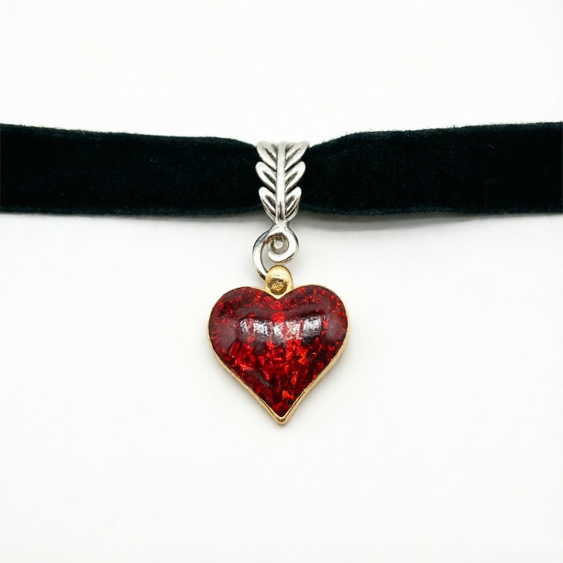 Gothic-style glittery heart velvet choker, metal leaf clasp choker, multi-colored sweet and cool necklace.