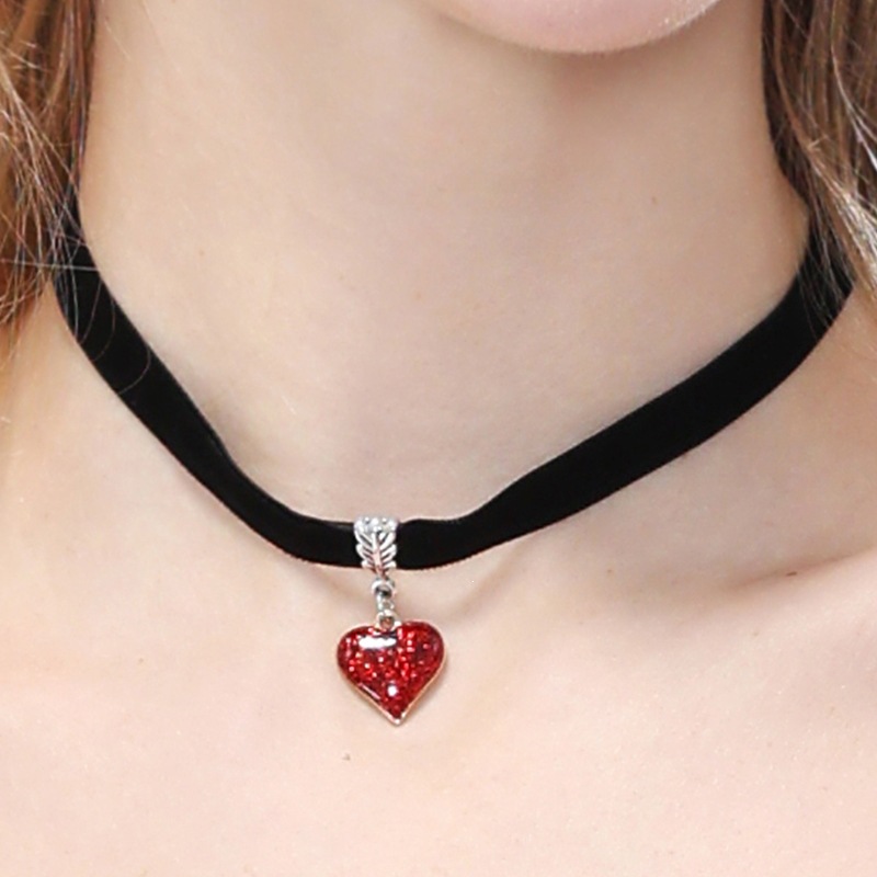 Gothic-style glittery heart velvet choker, metal leaf clasp choker, multi-colored sweet and cool necklace.