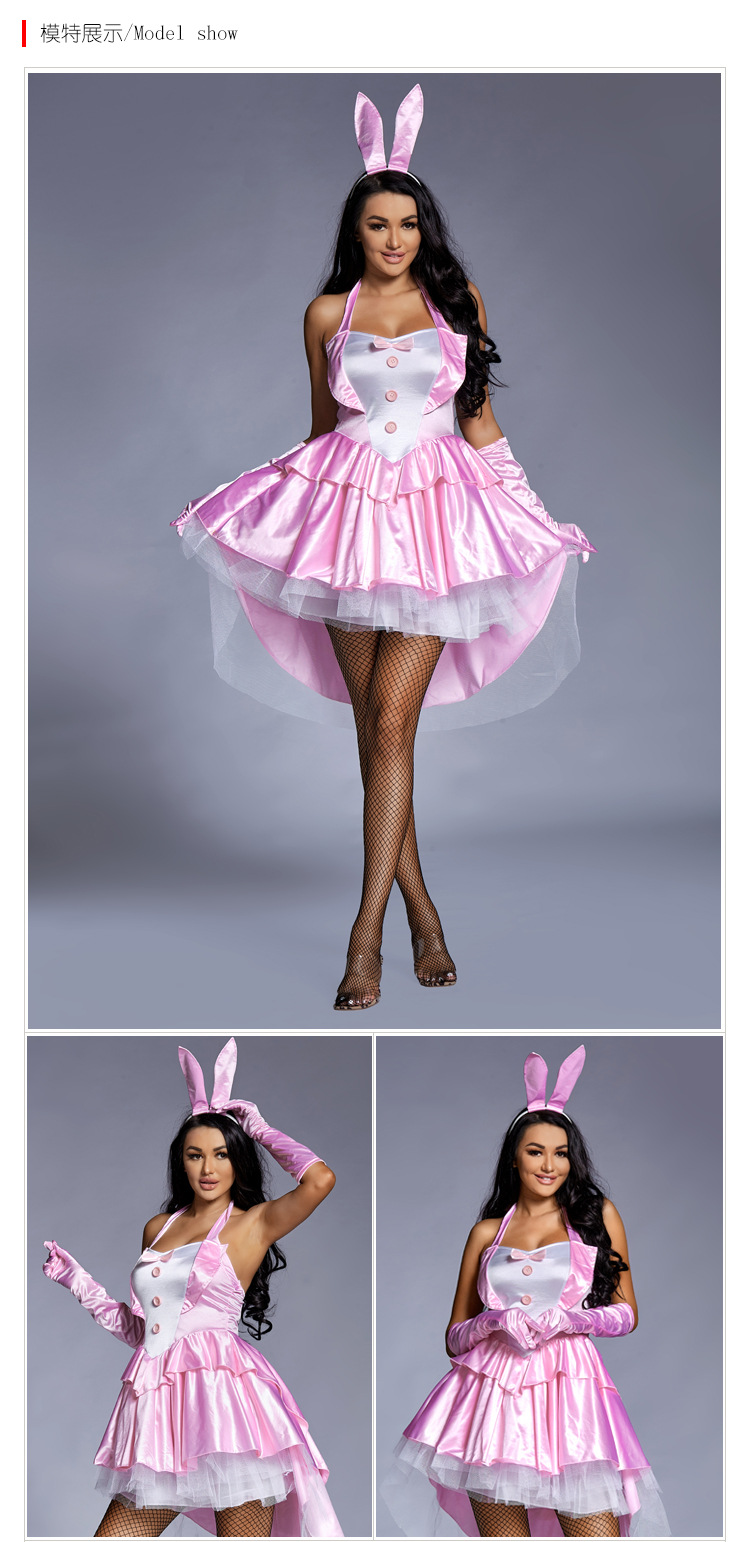 Halloween cosplay costume: Bunny Girl pink tutu.