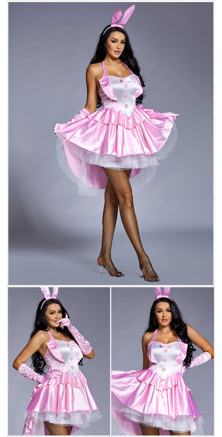 Halloween cosplay costume: Bunny Girl pink tutu.