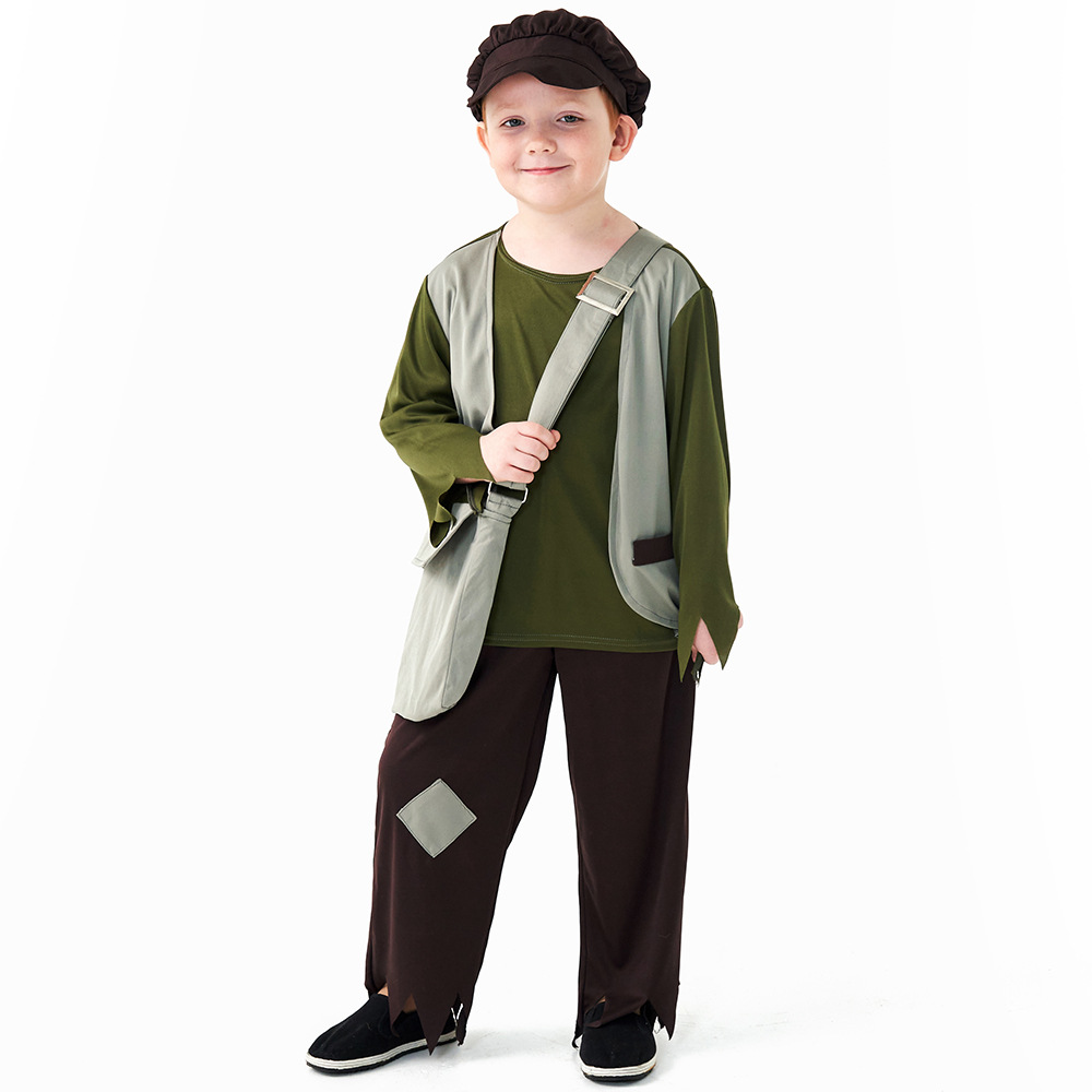 Children's Day stage play performance, children in newspaper selling costumes, postman cosplay outfits