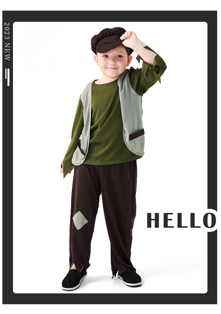 Children's Day stage play performance, children in newspaper selling costumes, postman cosplay outfits