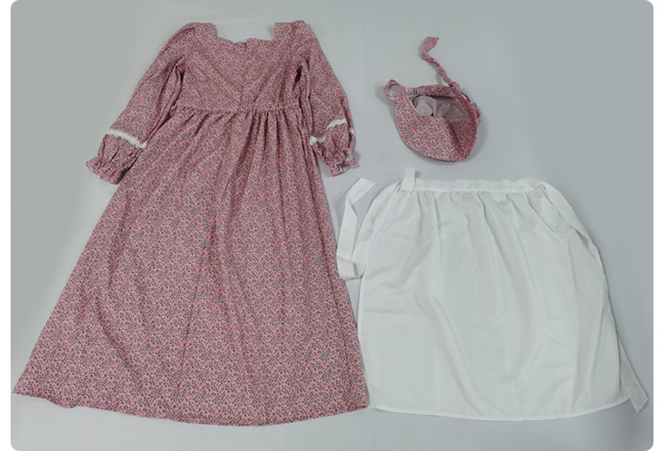 Pink and blue floral print colonial girl prairie pioneer pioneer outfit pastoral style long dress