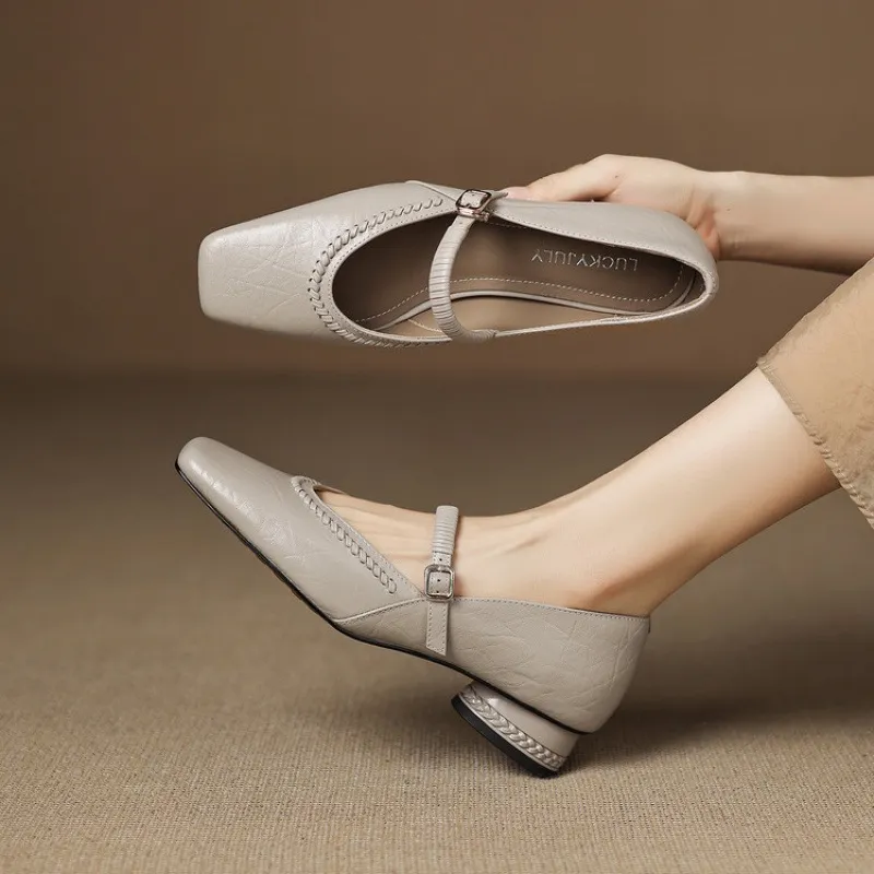 Plus-size early spring single shoes, square toe, buckle, chunky heel, mid-heel, comfortable slip-on women's shoes, black and gray.