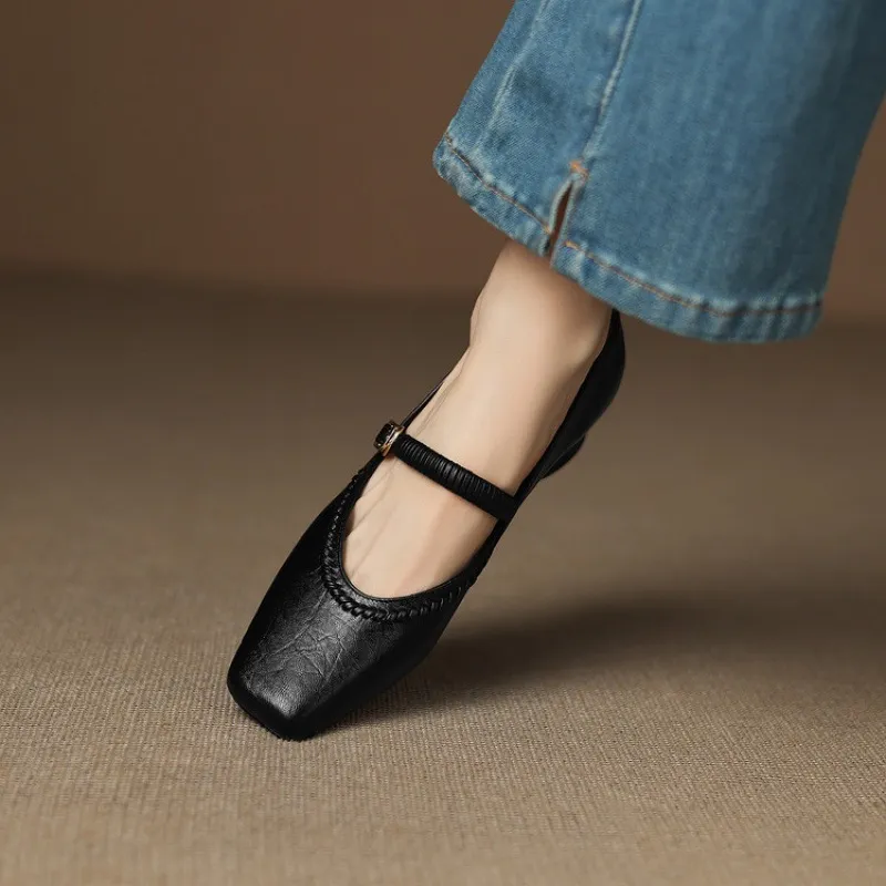 Plus-size early spring single shoes, square toe, buckle, chunky heel, mid-heel, comfortable slip-on women's shoes, black and gray.