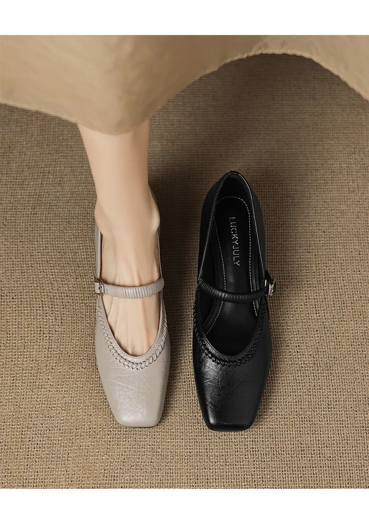 Plus-size early spring single shoes, square toe, buckle, chunky heel, mid-heel, comfortable slip-on women's shoes, black and gray.