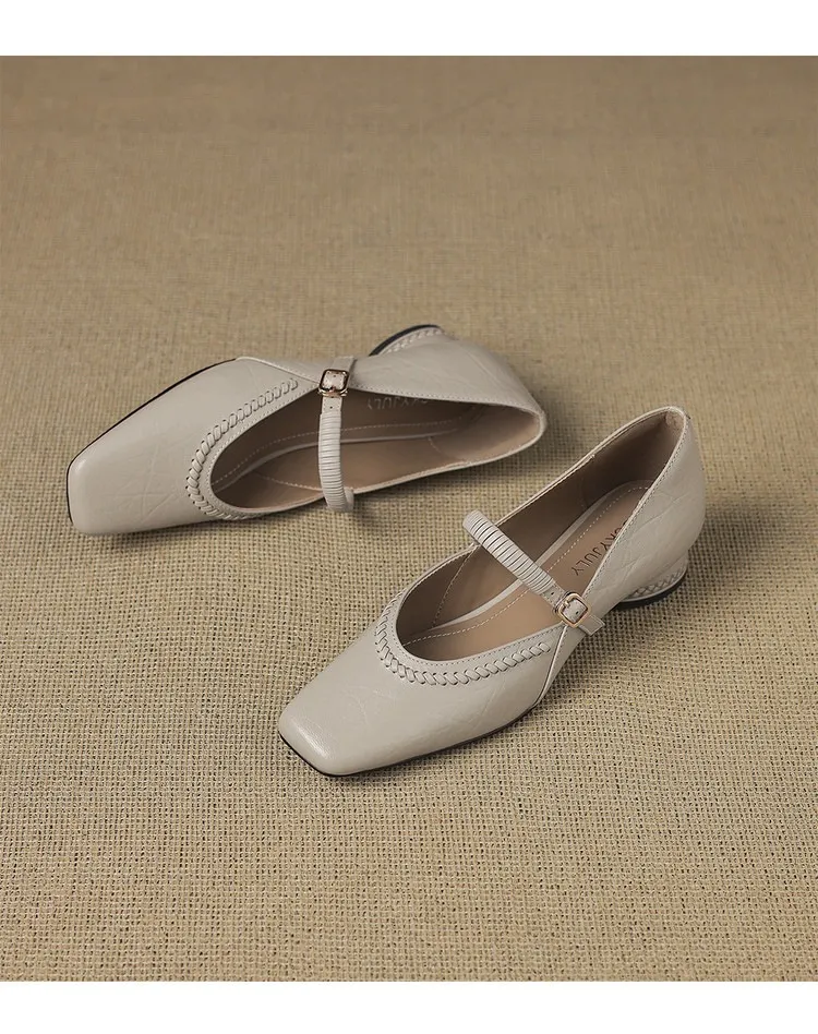 Plus-size early spring single shoes, square toe, buckle, chunky heel, mid-heel, comfortable slip-on women's shoes, black and gray.
