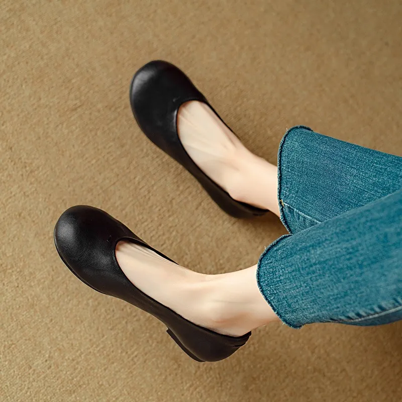 Spring flat round toe low-cut simple comfortable women's shoes in brown and black