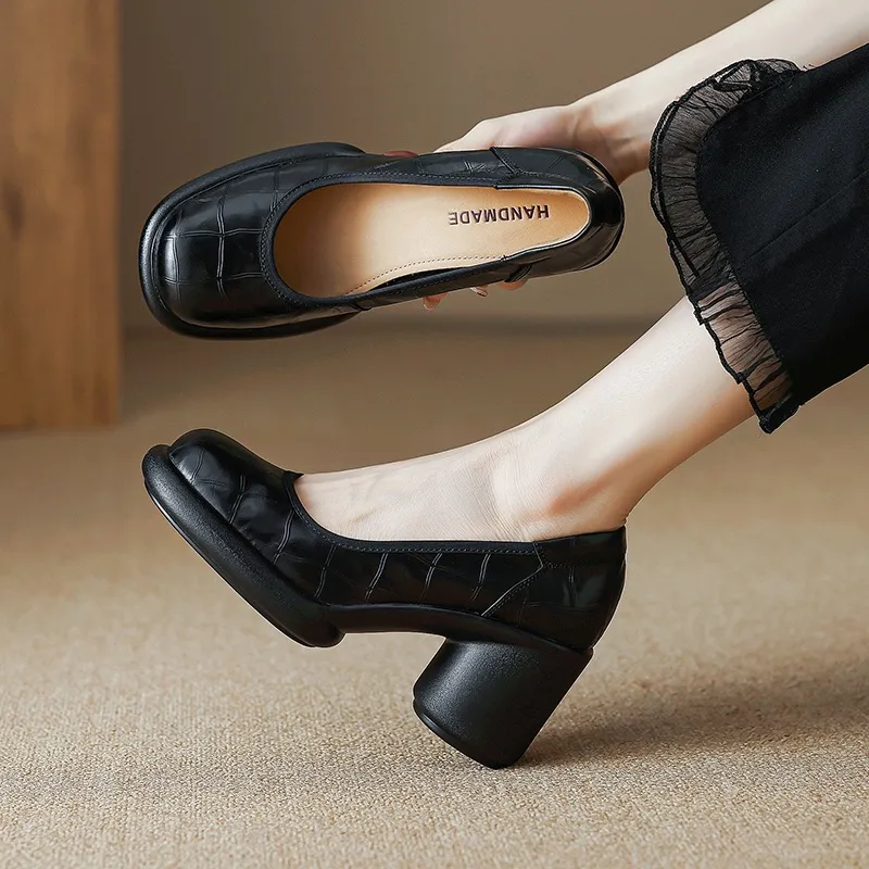 Spring single shoes, round toe, thick sole, chunky heel, slip-on, simple fashion shoes for women.