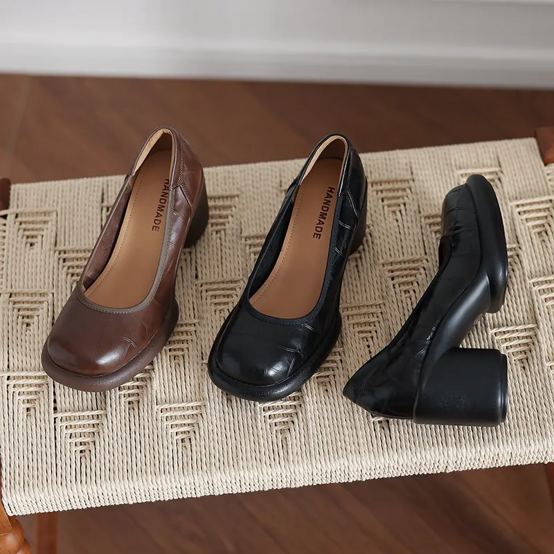 Spring single shoes, round toe, thick sole, chunky heel, slip-on, simple fashion shoes for women.