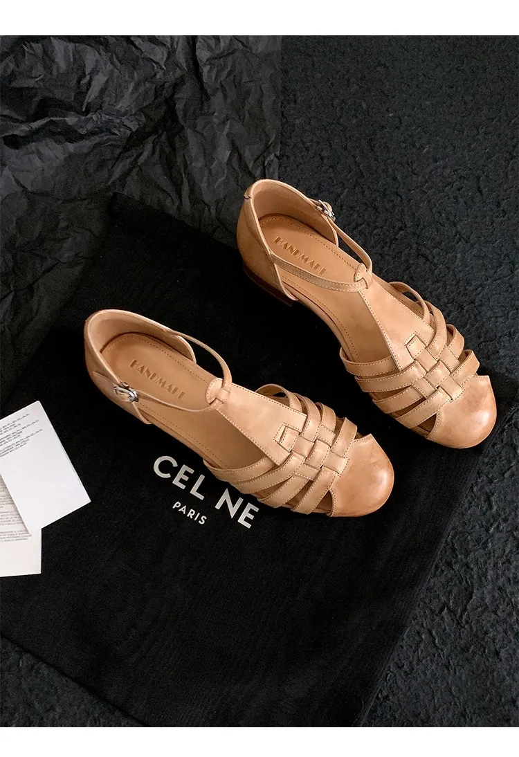 Retro woven openwork flat sandals for women, spring and summer, low heel, round toe, versatile, Roman T-strap.