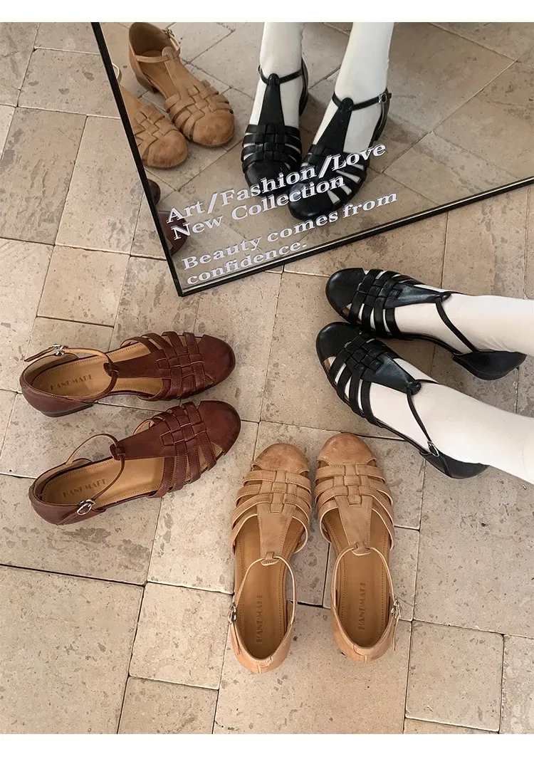 Retro woven openwork flat sandals for women, spring and summer, low heel, round toe, versatile, Roman T-strap.