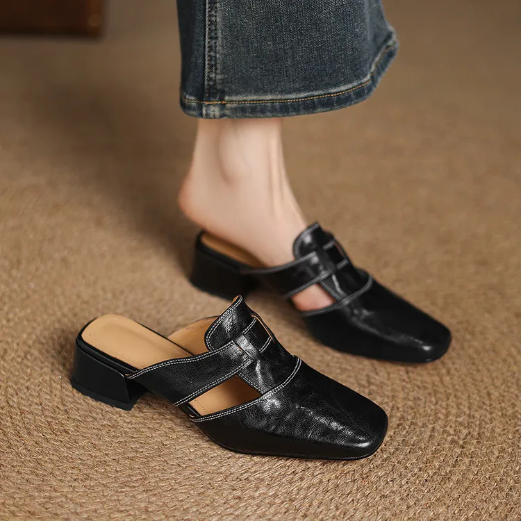Real shot of closed-toe slippers, hand-scratched sheepskin retro style patchwork chunky heel closed-toe hollowed-out women's shoes