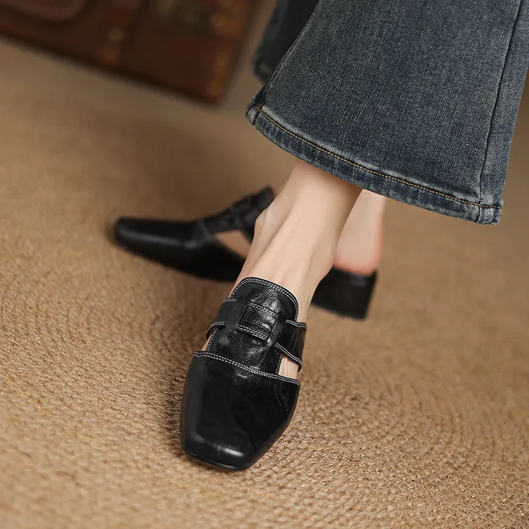 Real shot of closed-toe slippers, hand-scratched sheepskin retro style patchwork chunky heel closed-toe hollowed-out women's shoes