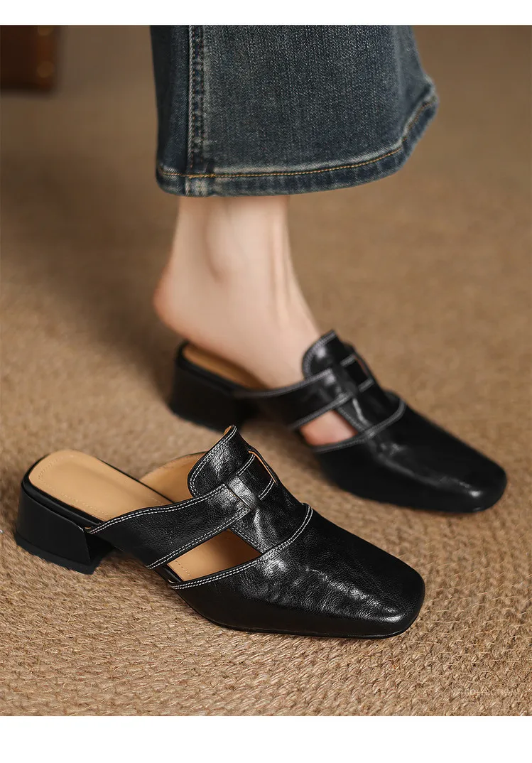 Real shot of closed-toe slippers, hand-scratched sheepskin retro style patchwork chunky heel closed-toe hollowed-out women's shoes