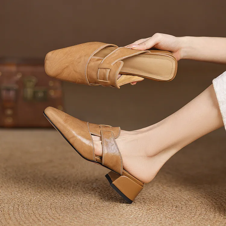 Real shot of closed-toe slippers, hand-scratched sheepskin retro style patchwork chunky heel closed-toe hollowed-out women's shoes