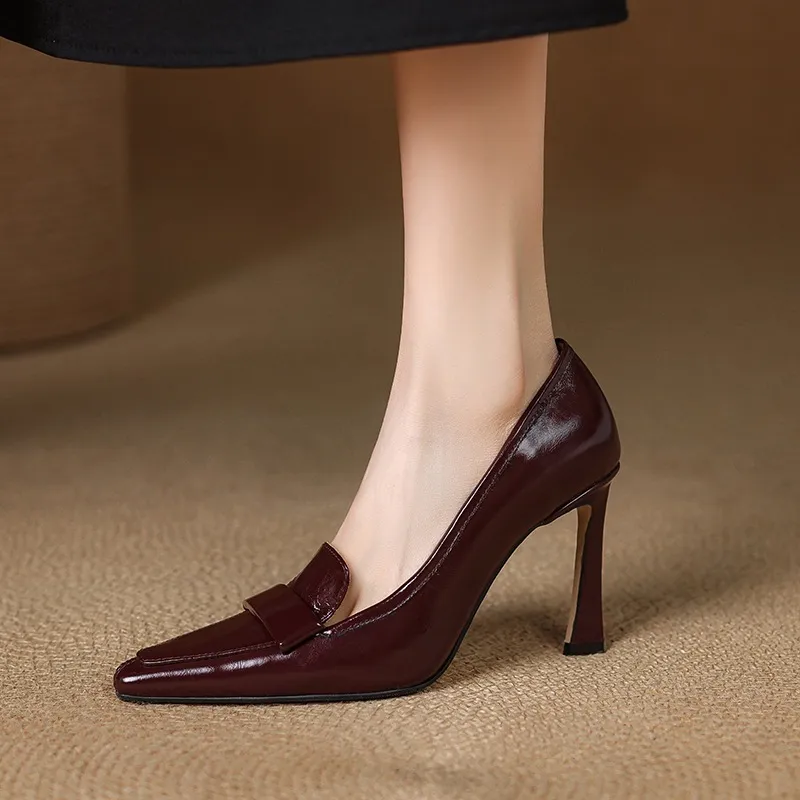 Stylish French high heels, elegant stiletto heels, retro style, durable pointed toe, low-cut, sophisticated high heels for women.