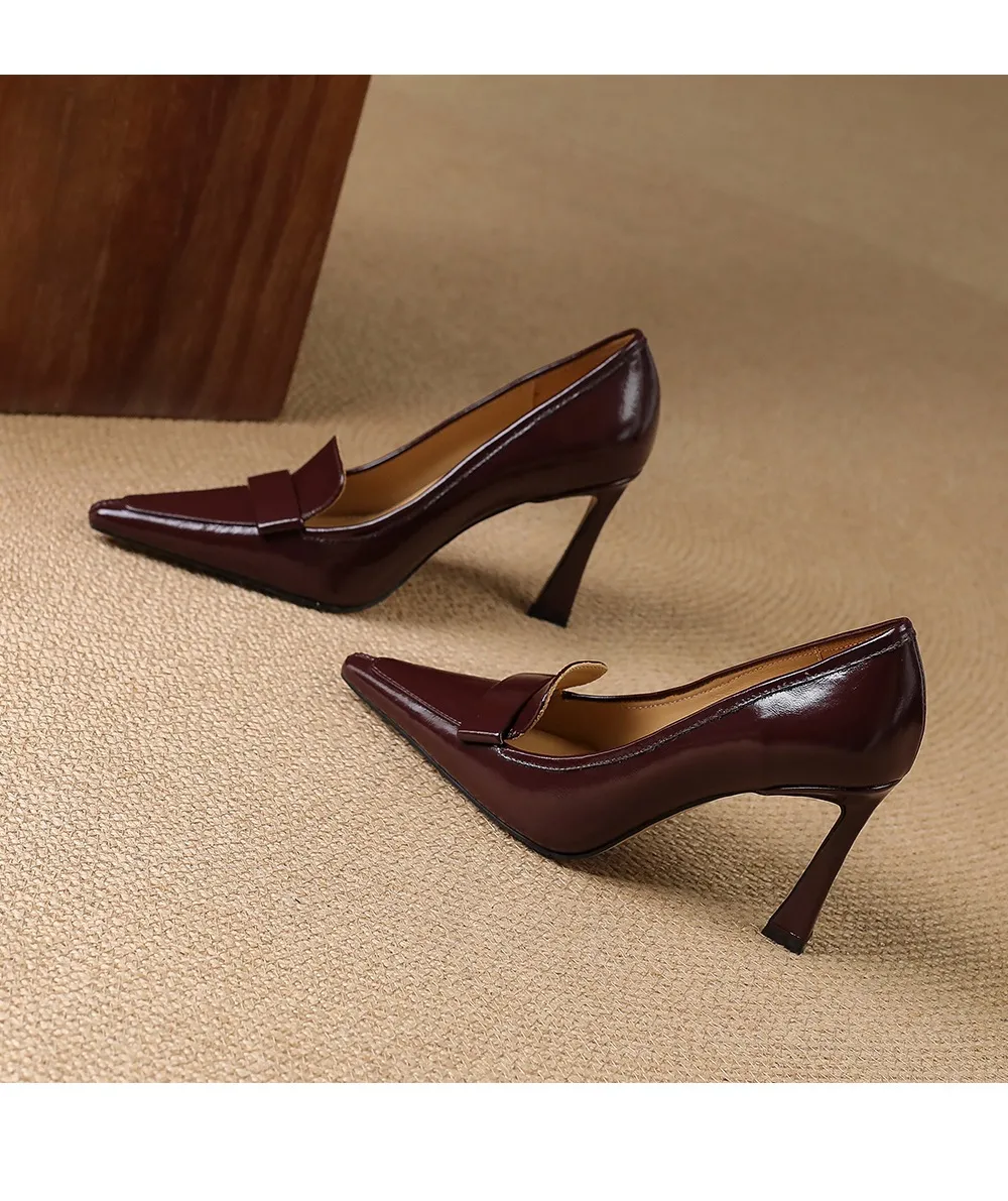 Stylish French high heels, elegant stiletto heels, retro style, durable pointed toe, low-cut, sophisticated high heels for women.