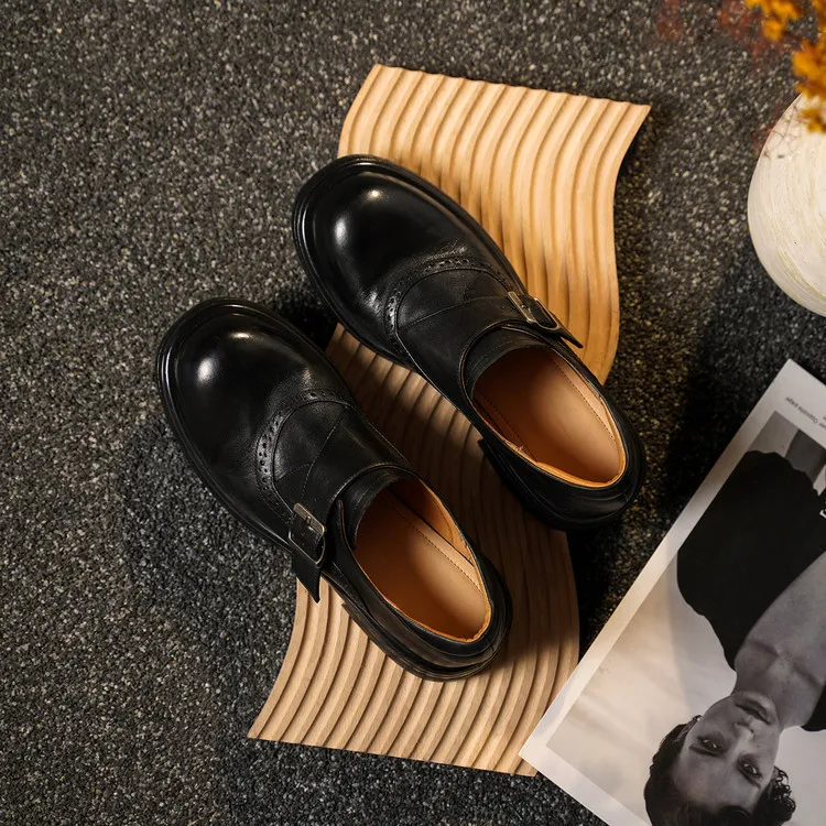Spring round-toe single shoes, chunky heel, mid-heel, belt buckle, washed cowhide women's shoes, 12-17R