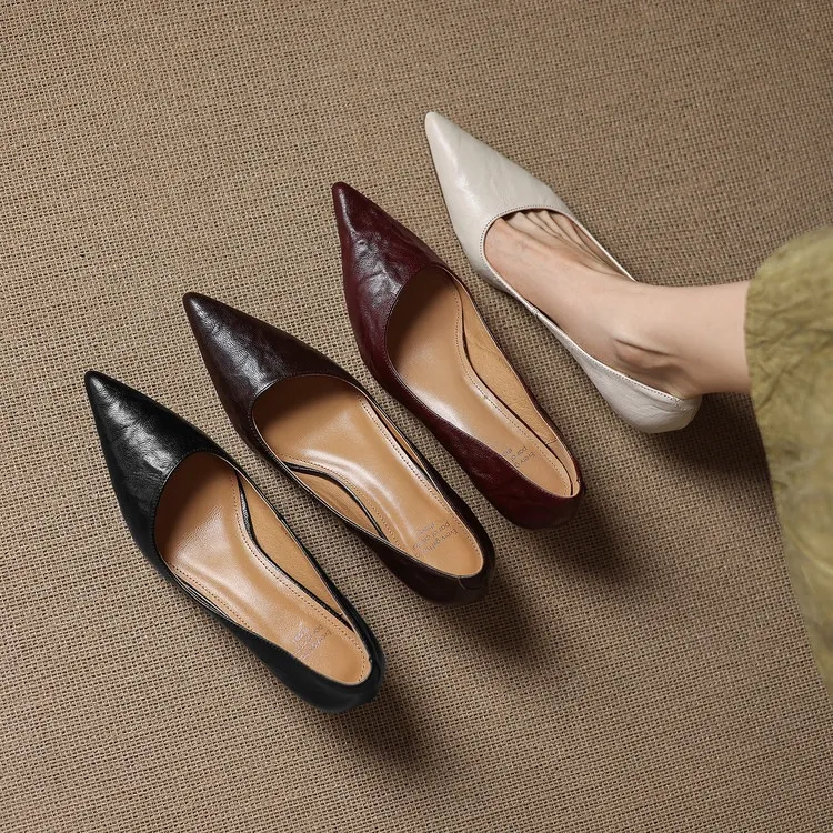 Spring and Autumn French-style sheepskin mid-high stiletto heels for women, elegant, versatile, suitable for commuting, fashionable pointed toe low-cut shoes.