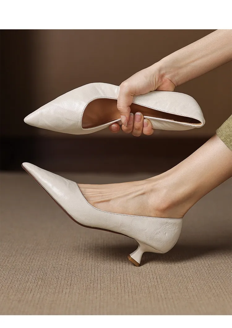 Spring and Autumn French-style sheepskin mid-high stiletto heels for women, elegant, versatile, suitable for commuting, fashionable pointed toe low-cut shoes.