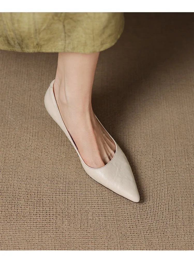 Spring and Autumn French-style sheepskin mid-high stiletto heels for women, elegant, versatile, suitable for commuting, fashionable pointed toe low-cut shoes.