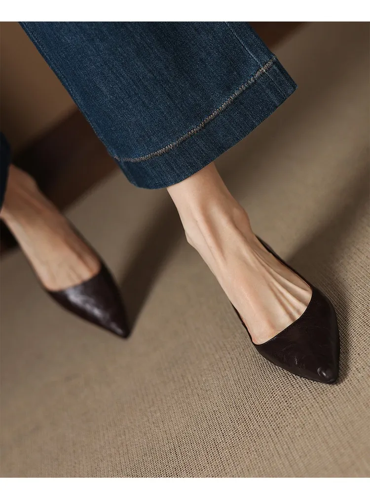 Spring and Autumn French-style sheepskin mid-high stiletto heels for women, elegant, versatile, suitable for commuting, fashionable pointed toe low-cut shoes.