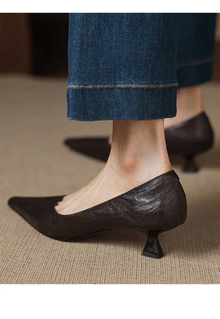 Spring and Autumn French-style sheepskin mid-high stiletto heels for women, elegant, versatile, suitable for commuting, fashionable pointed toe low-cut shoes.