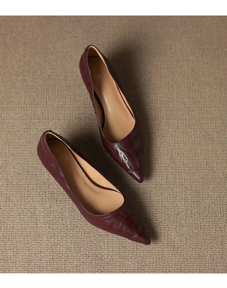 Spring and Autumn French-style sheepskin mid-high stiletto heels for women, elegant, versatile, suitable for commuting, fashionable pointed toe low-cut shoes.