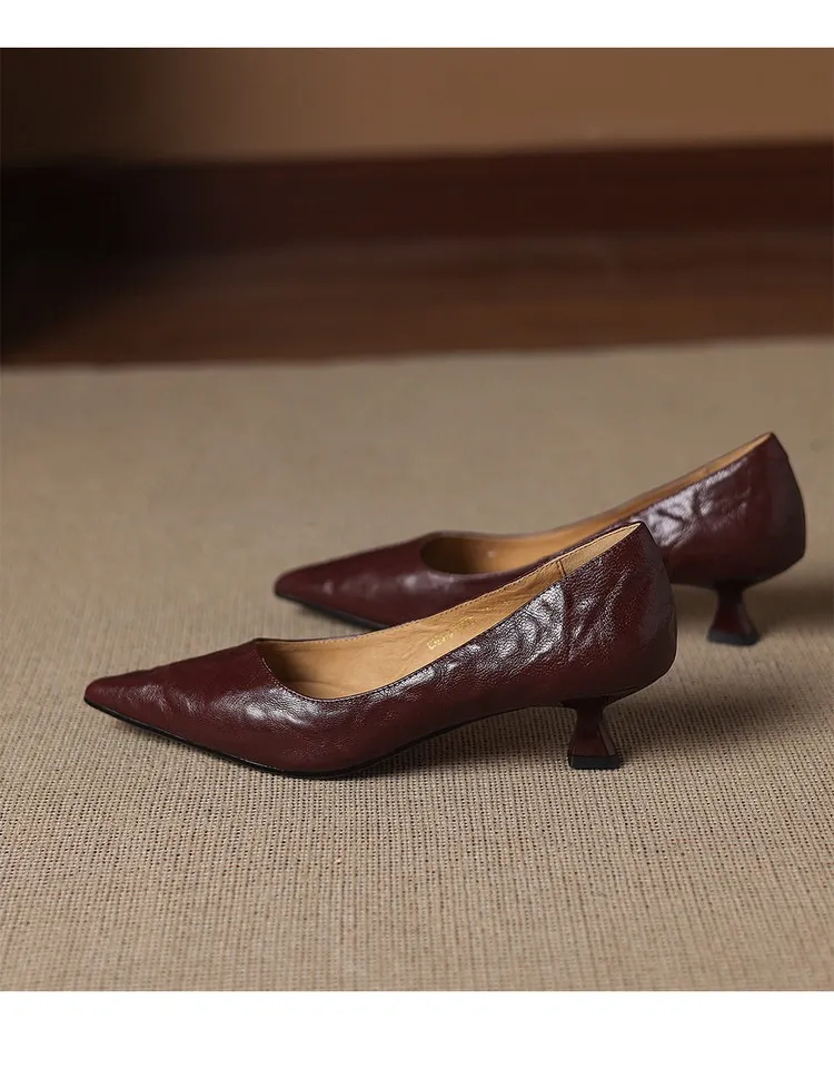 Spring and Autumn French-style sheepskin mid-high stiletto heels for women, elegant, versatile, suitable for commuting, fashionable pointed toe low-cut shoes.