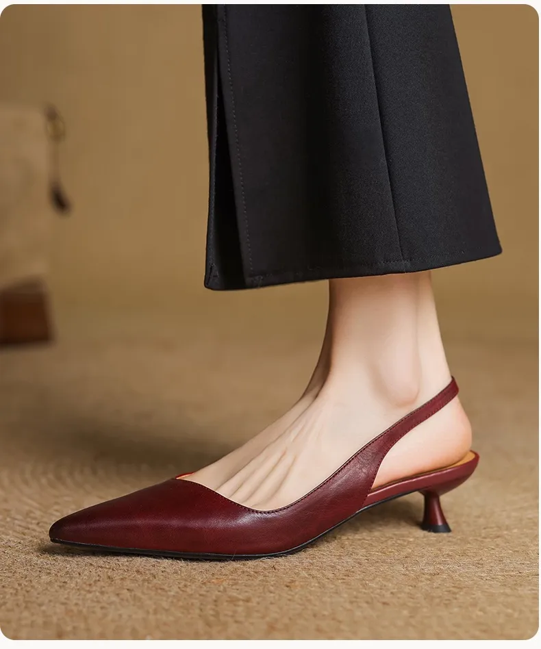 Women's Roman-style French sandals made of top-grain cowhide, pointed toe, open back, Mary Jane style, single strap, small heel, closed toe.