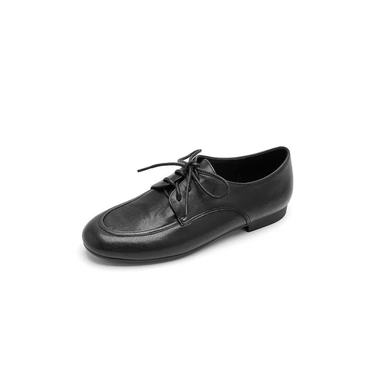 Women's flat shoes with round toe, laces, and deep opening, made of cowhide leather. Available in black and brown. 12-17k