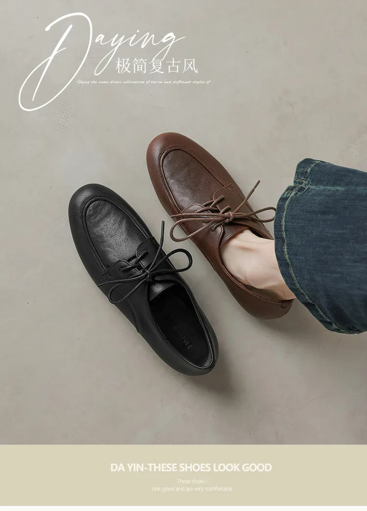 Women's flat shoes with round toe, laces, and deep opening, made of cowhide leather. Available in black and brown. 12-17k