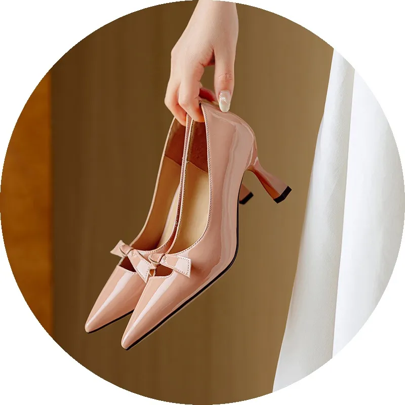 Women's pointed-toe stiletto heels, 7cm high heels, patent leather, low-cut, stylish, elegant, and sexy with a bow.