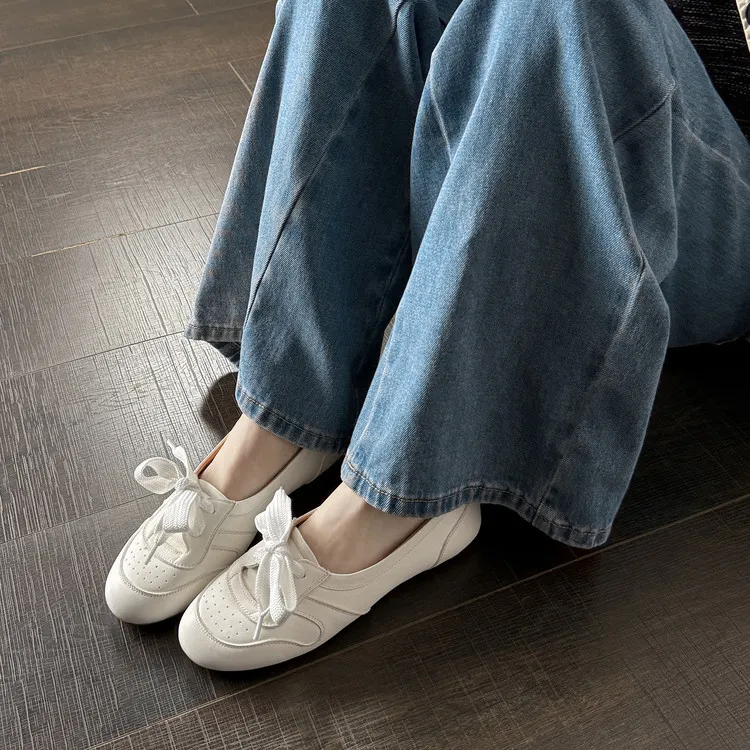 Spring women's shoes, round toe, flat, lace-up, comfortable, black, white, brown, sizes 12-22L