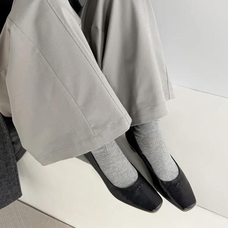 Early Spring Women's Fashion Shoes with Square Toe, Chunky Heel, Leather, Black and Khaki, Size 12-26c