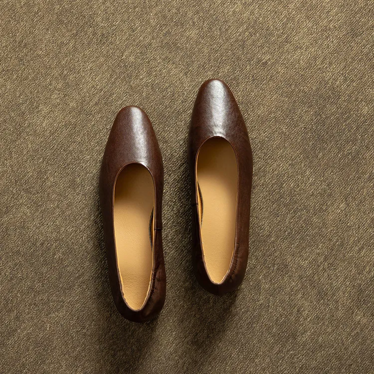 Early spring single shoes, round toe, flat, simple, solid color, sheepskin, comfortable slip-on women's shoes, 12-30d