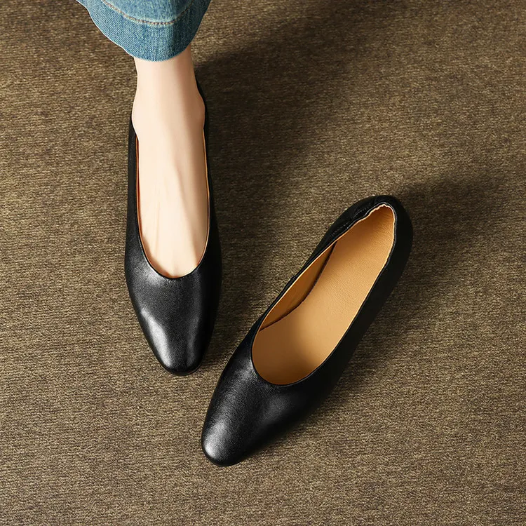 Early spring single shoes, round toe, flat, simple, solid color, sheepskin, comfortable slip-on women's shoes, 12-30d