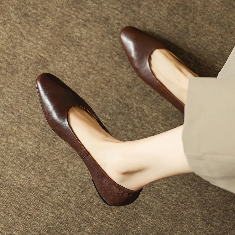 Early spring single shoes, round toe, flat, simple, solid color, sheepskin, comfortable slip-on women's shoes, 12-30d