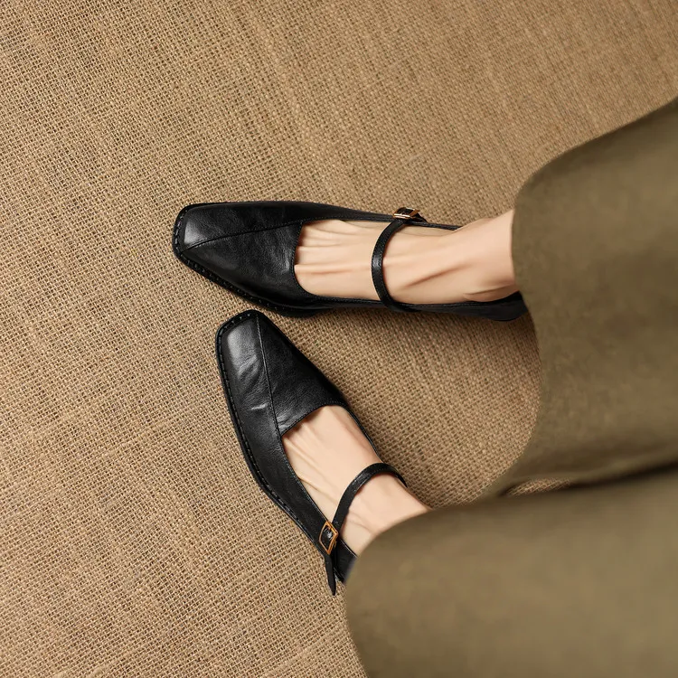 Early spring single shoes, square toe, buckle, chunky heel, Mary Jane style, sheepskin fashion shoes, 12-3