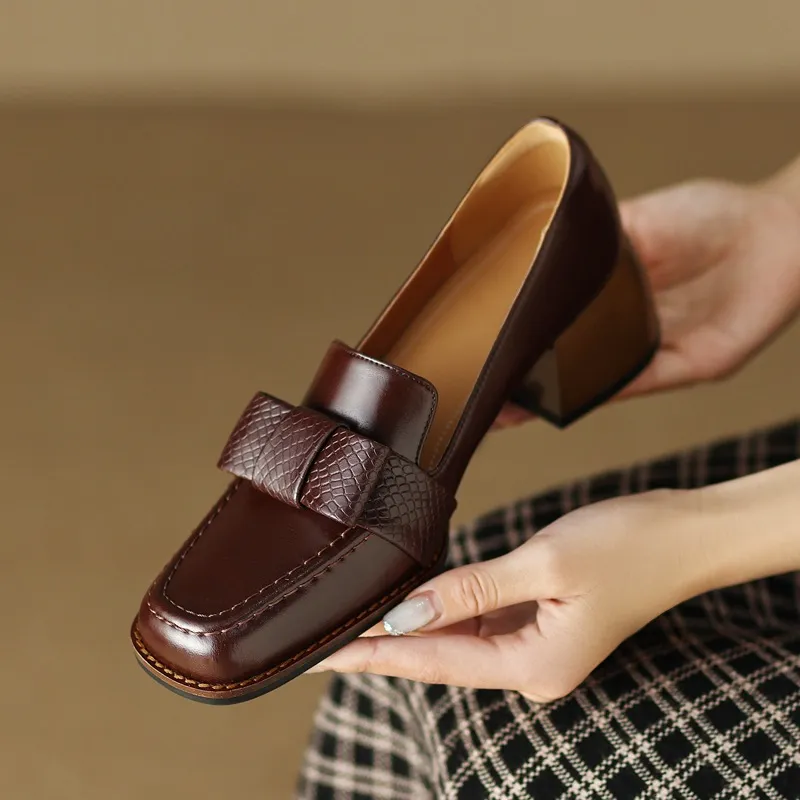 Elegant and stylish soft cowhide bow loafers for spring, chunky mid-heel, women's shoes in various sizes.