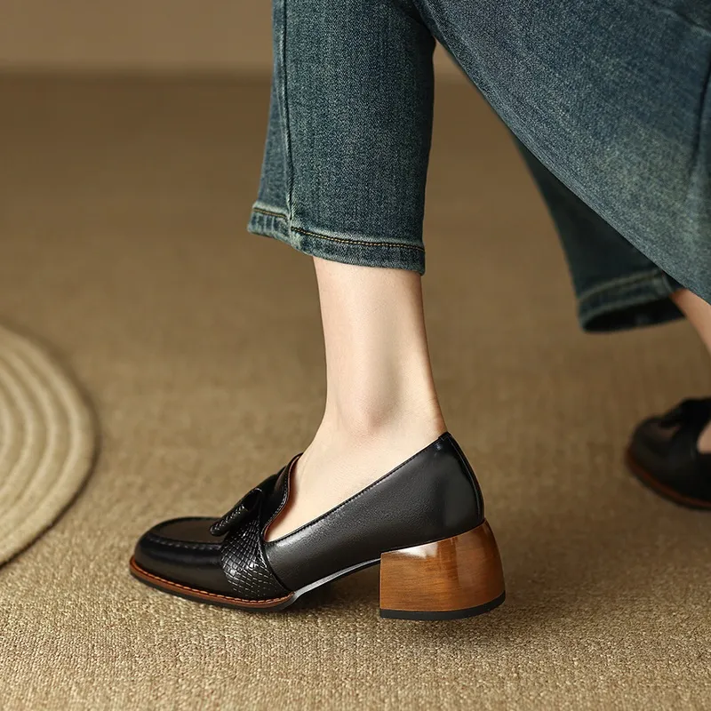 Elegant and stylish soft cowhide bow loafers for spring, chunky mid-heel, women's shoes in various sizes.