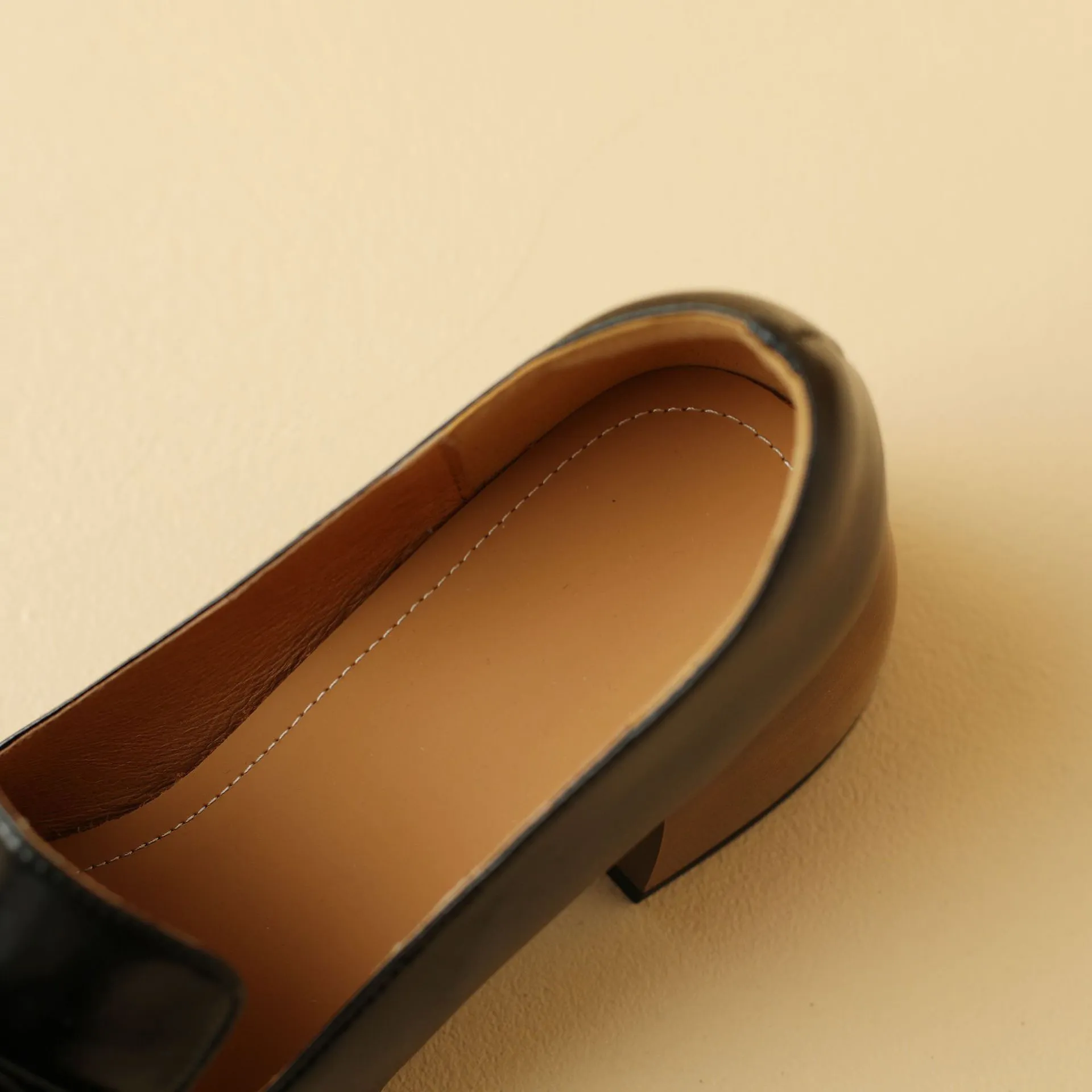 Elegant and stylish soft cowhide bow loafers for spring, chunky mid-heel, women's shoes in various sizes.