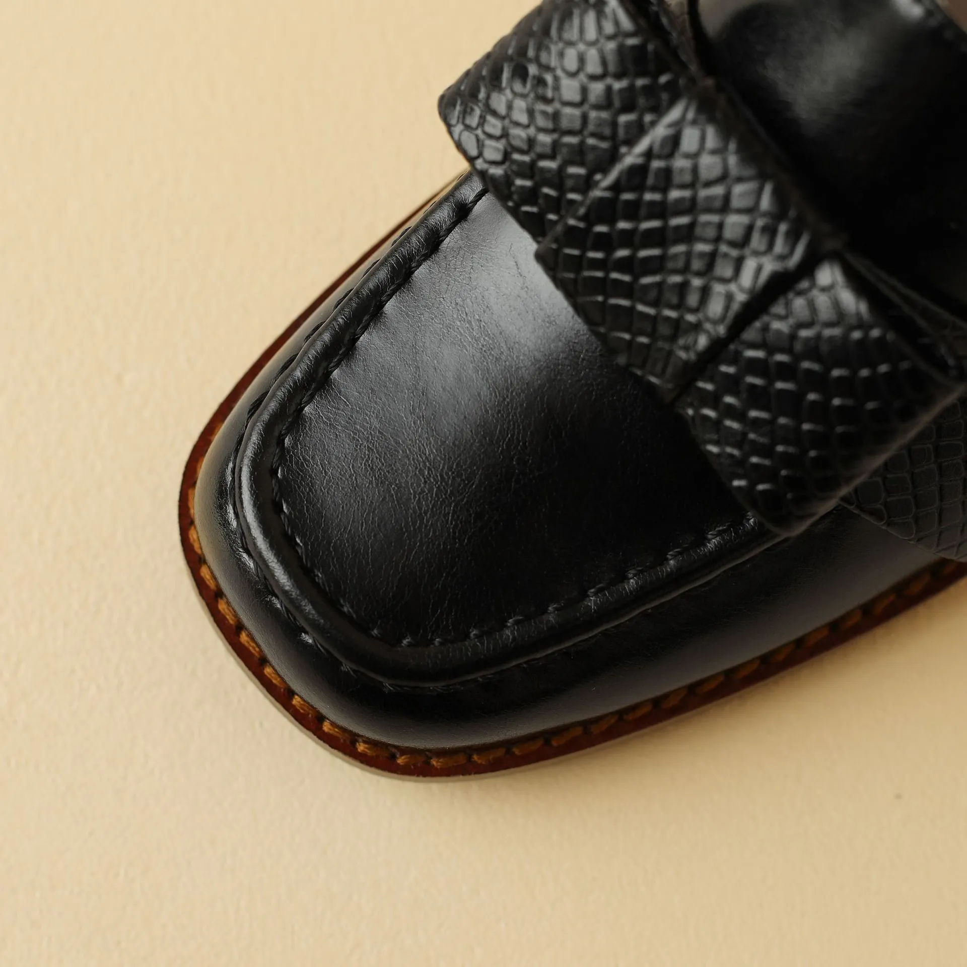Elegant and stylish soft cowhide bow loafers for spring, chunky mid-heel, women's shoes in various sizes.
