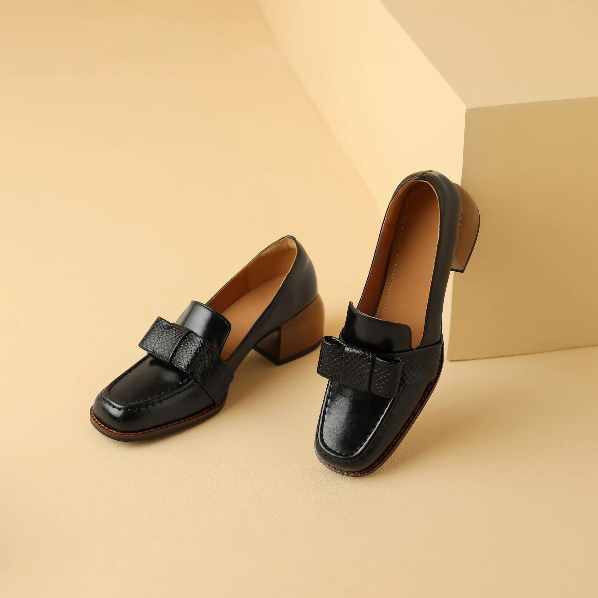 Elegant and stylish soft cowhide bow loafers for spring, chunky mid-heel, women's shoes in various sizes.