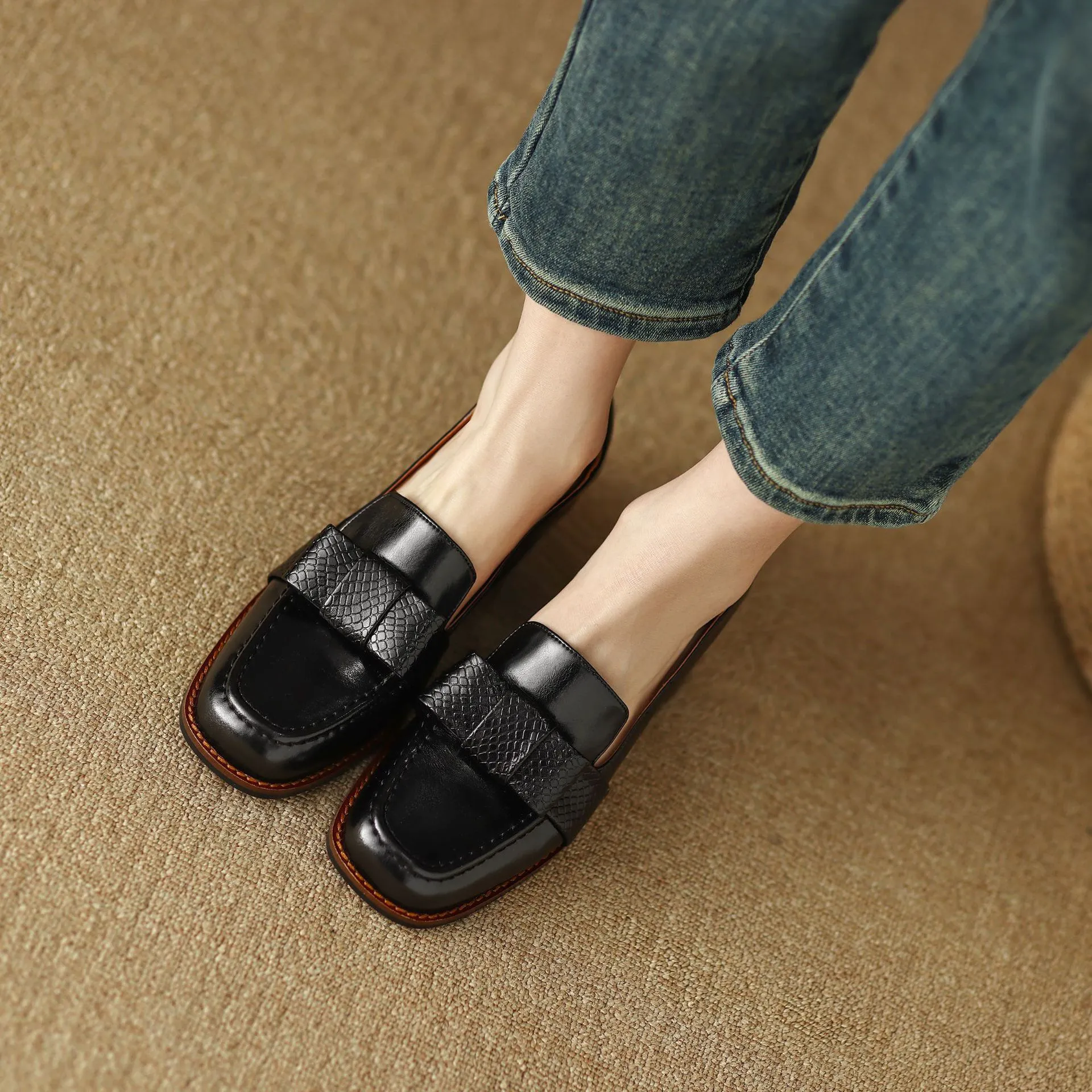 Elegant and stylish soft cowhide bow loafers for spring, chunky mid-heel, women's shoes in various sizes.