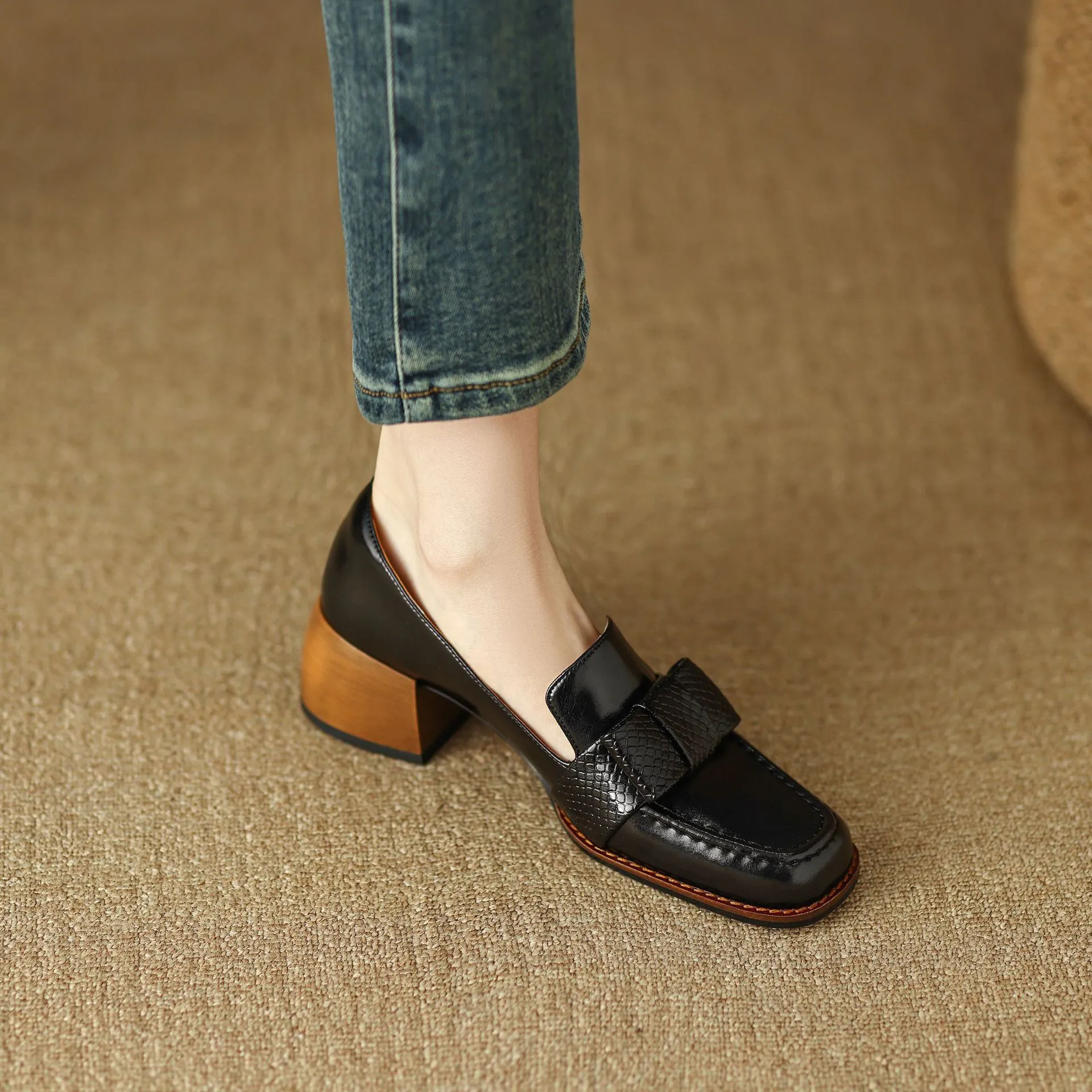 Elegant and stylish soft cowhide bow loafers for spring, chunky mid-heel, women's shoes in various sizes.